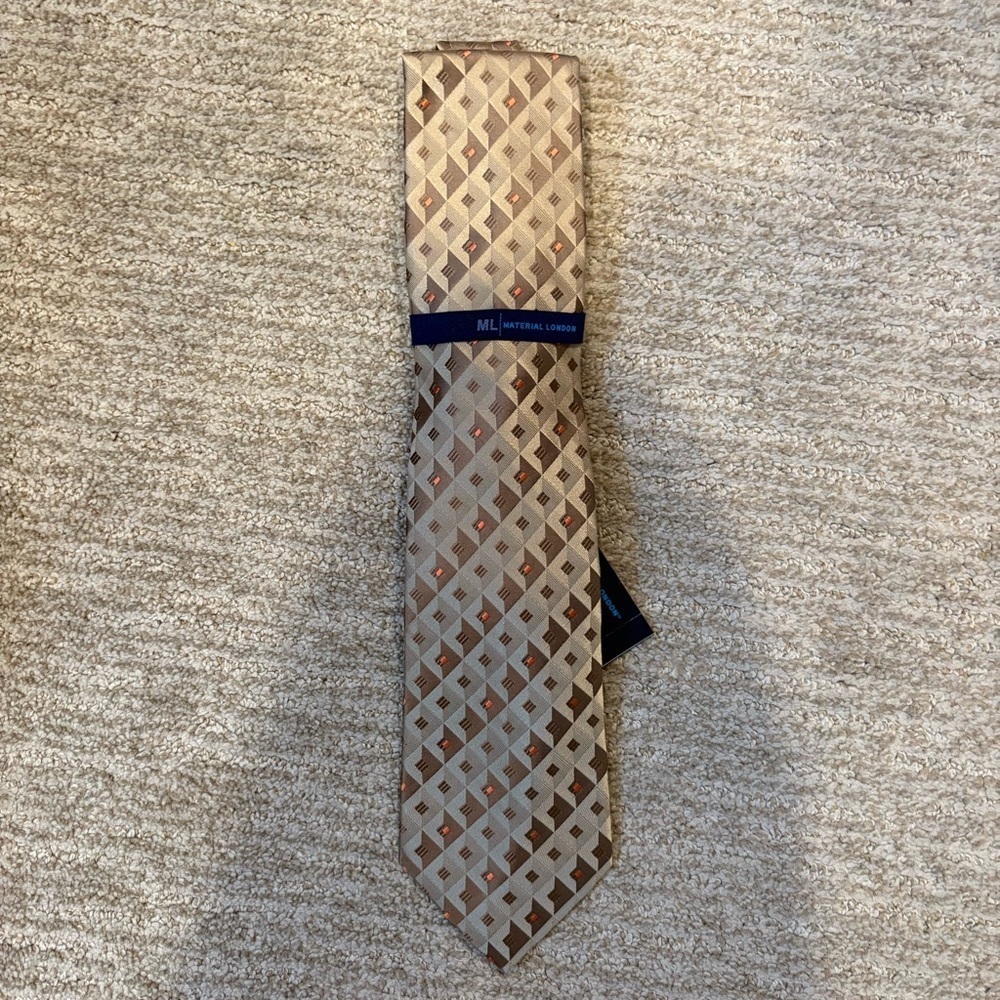 NWT Material London 100% Silk Tan and Coral Neck Tie